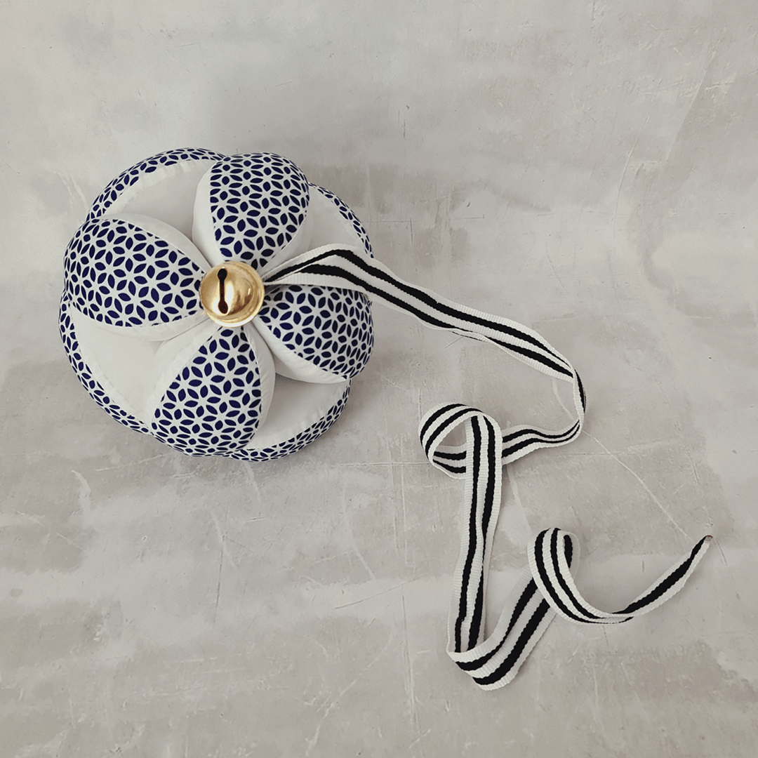 Clutch Ball with Ribbon & Bell - Blue