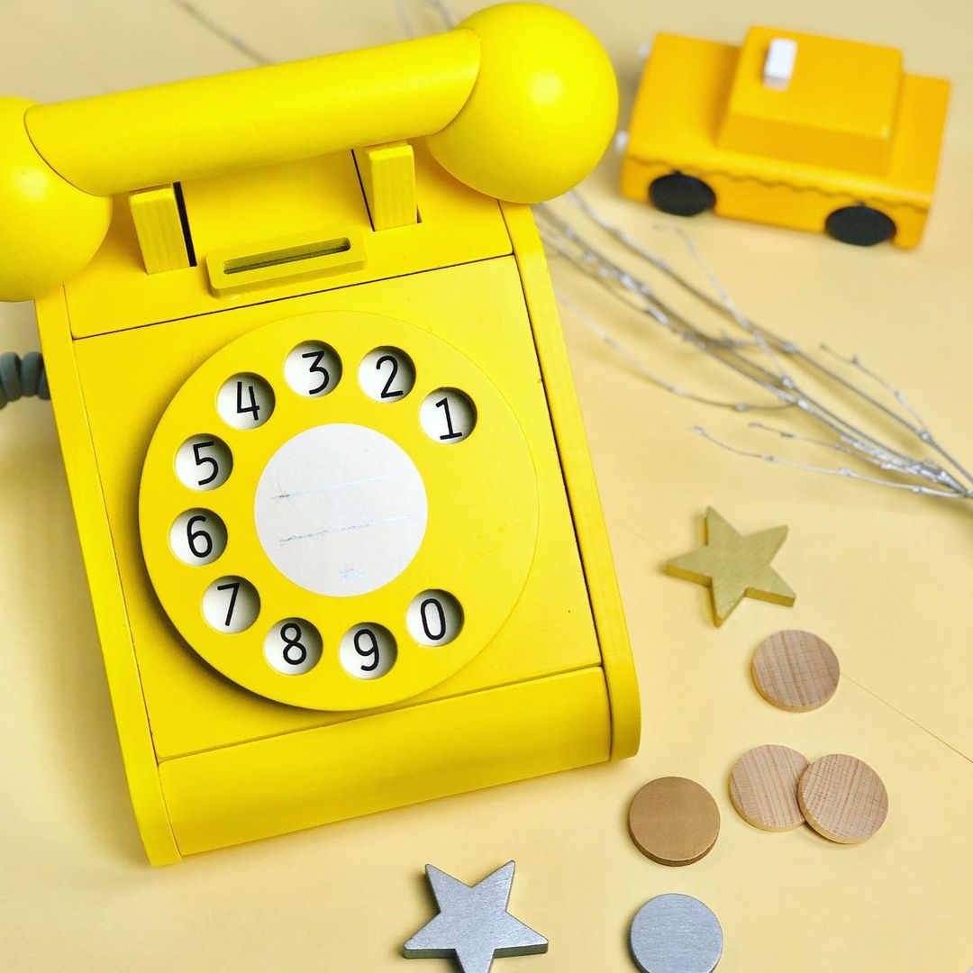 Retro Wooden Phone - Yellow