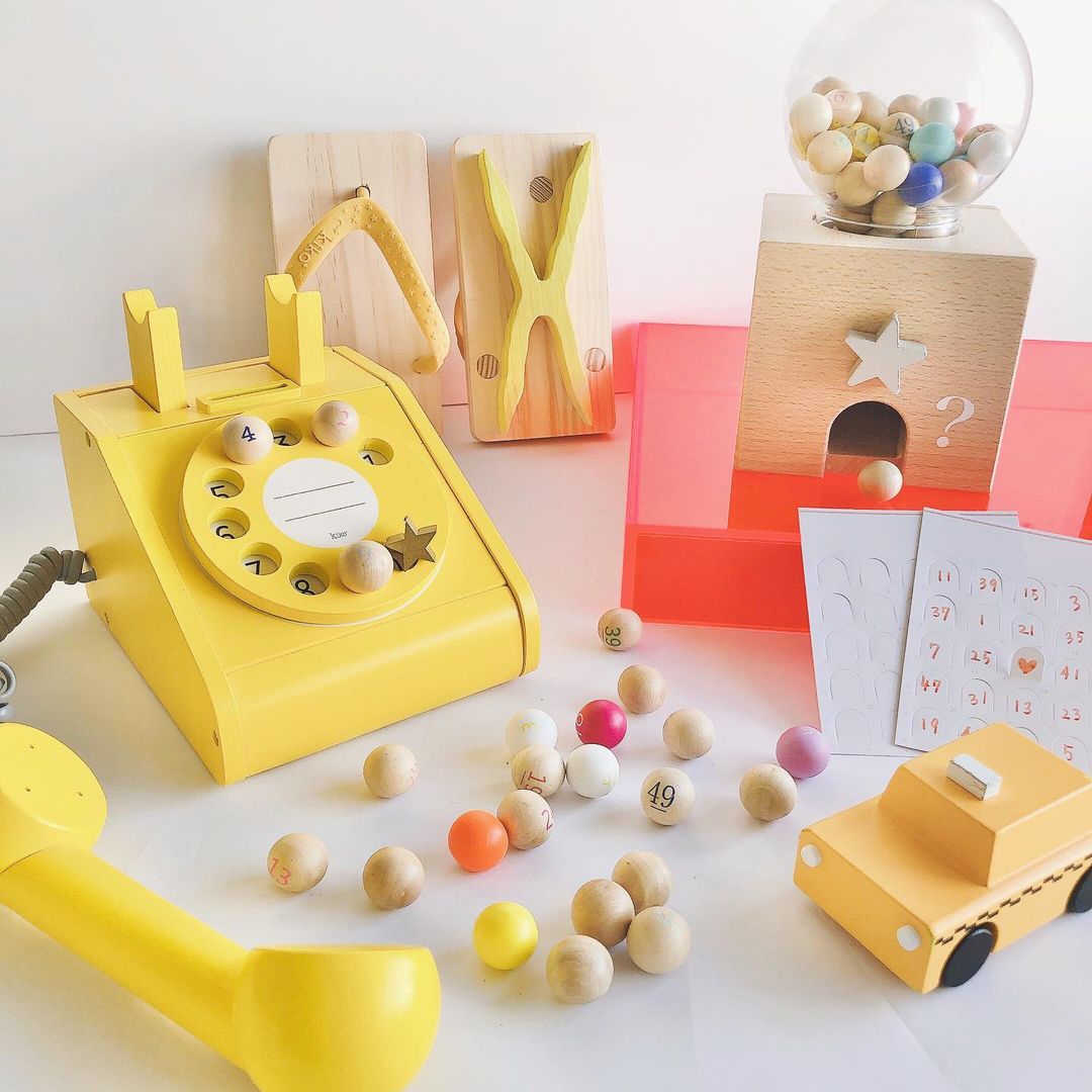 Retro Wooden Phone - Yellow