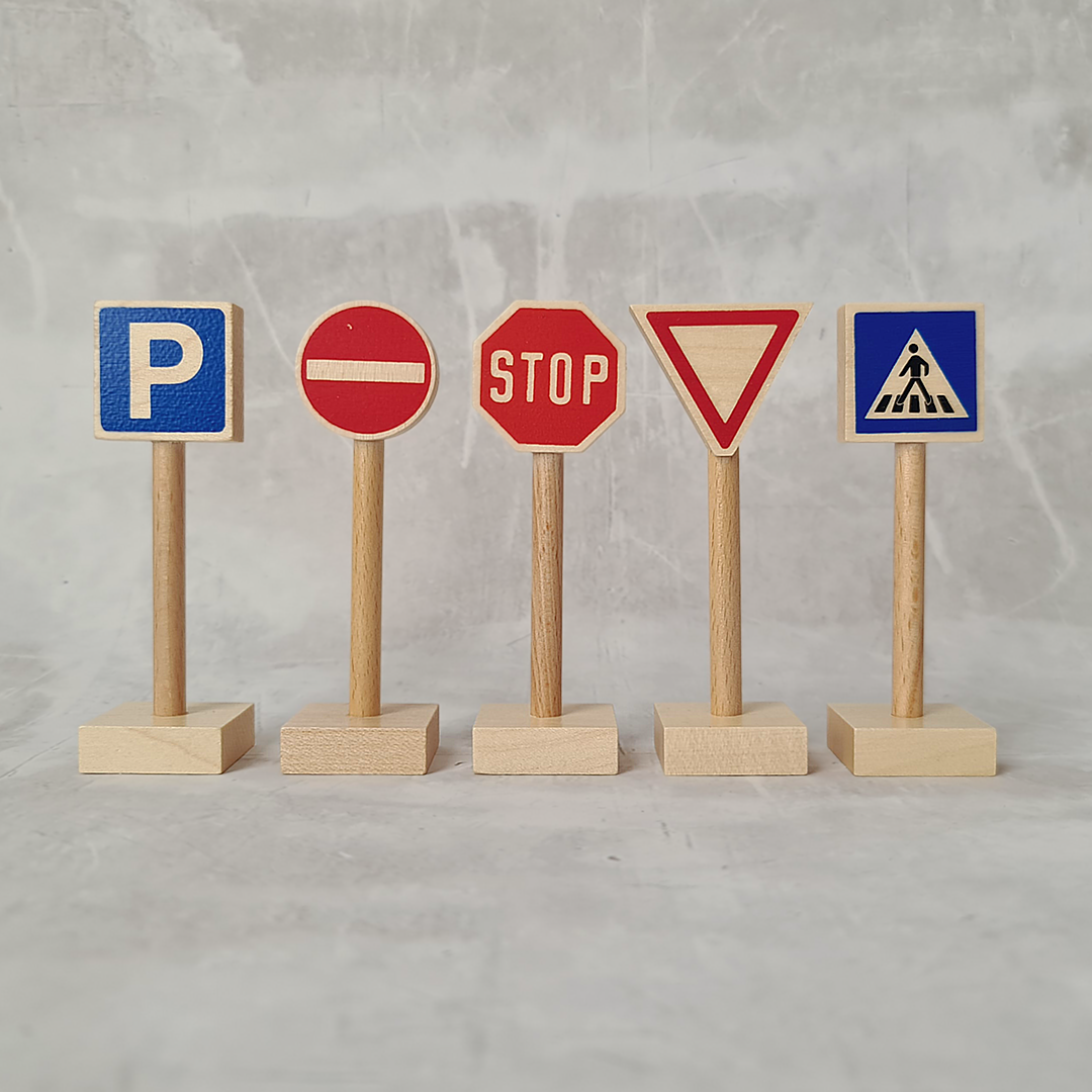 Traffic Give Way Sign