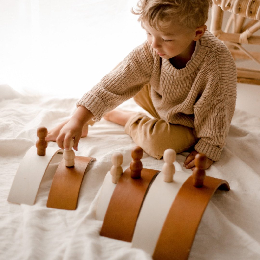 Two Tone Arch Set with Matching Peg Dolls