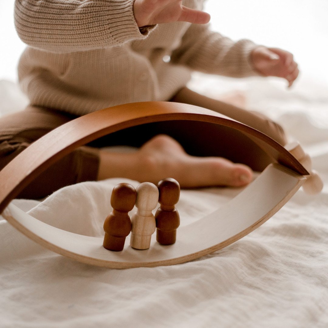 Two Tone Arch Set with Matching Peg Dolls