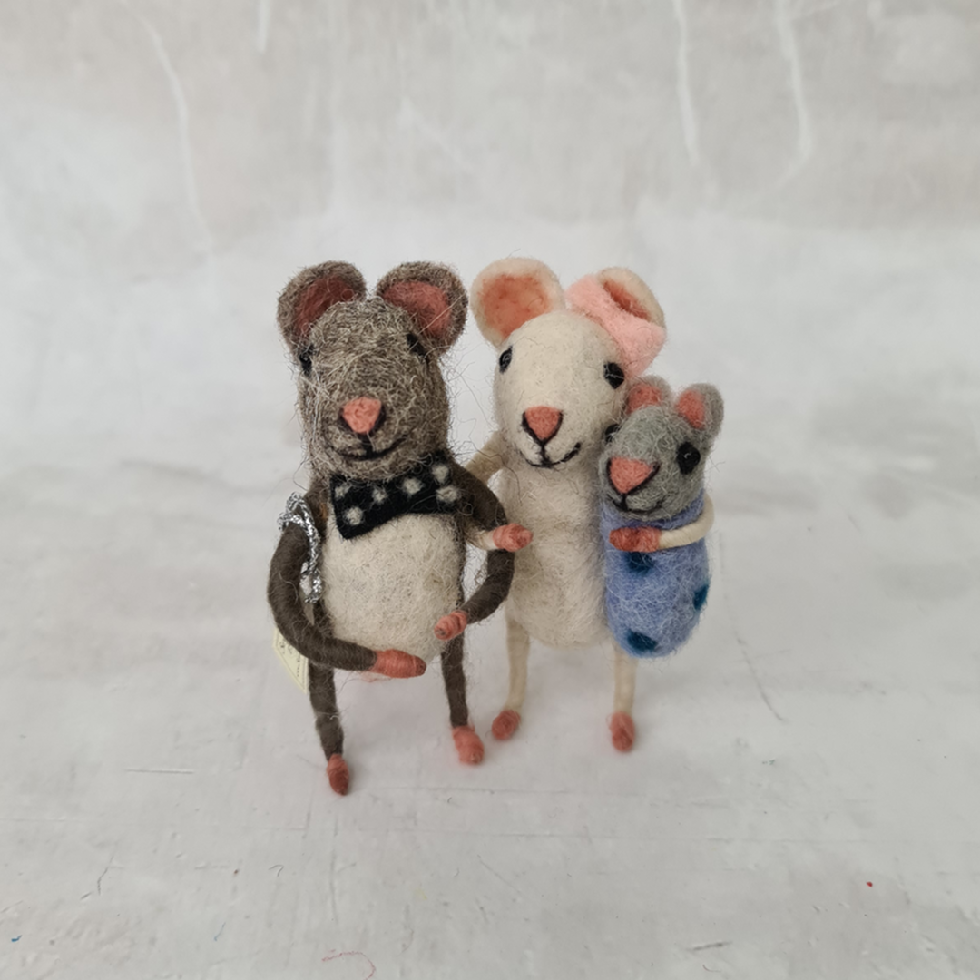 Felt Tiny Creatures - Mummy & Daddy with Baby Boy
