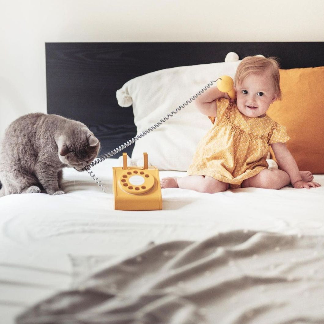 Retro Wooden Phone - Yellow