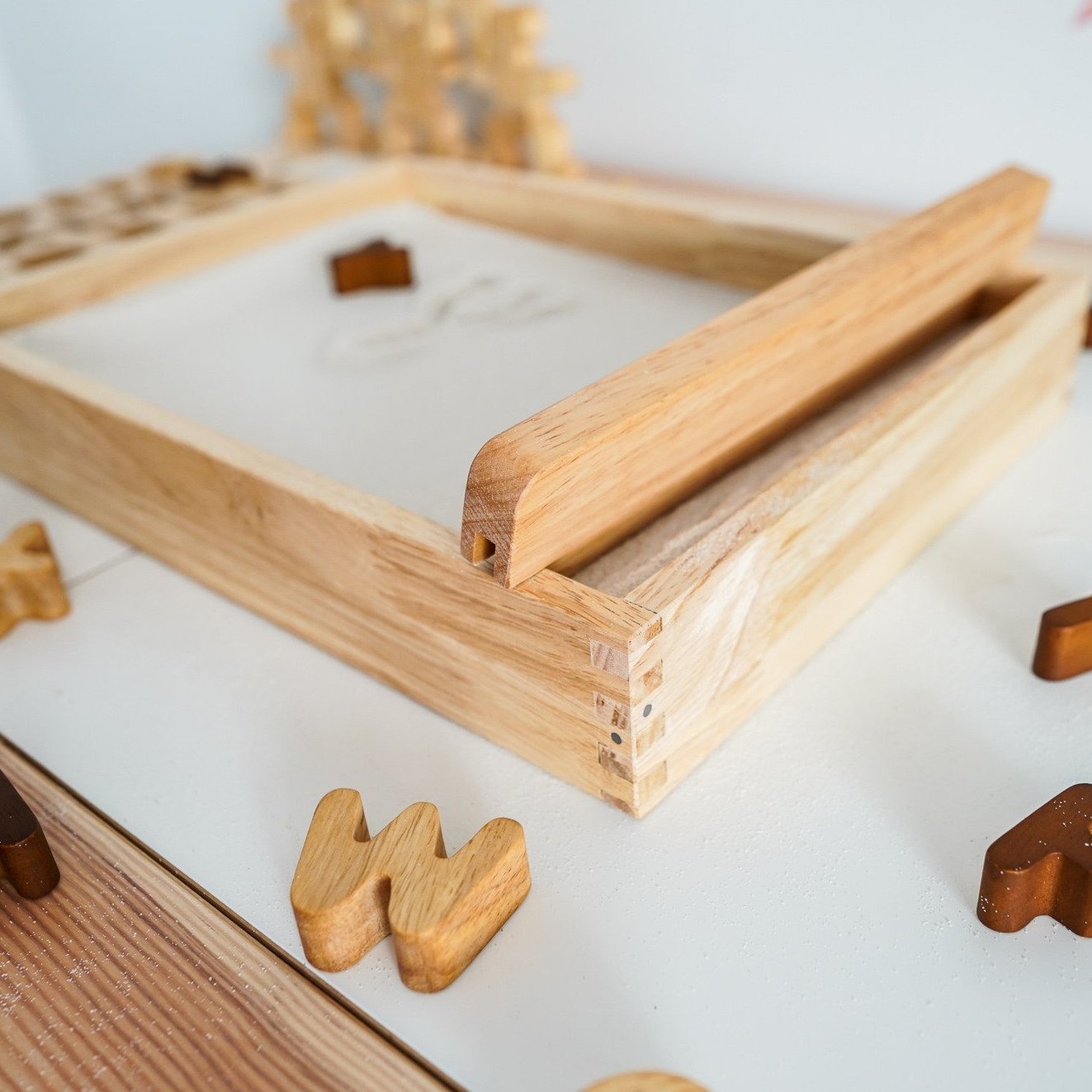 Sand Tray with Level