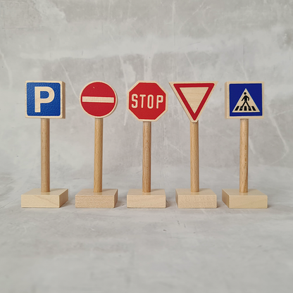 Traffic Give Way Sign
