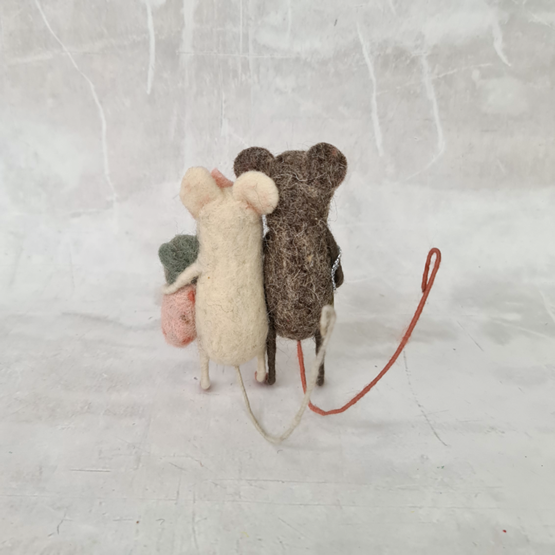 Felt Tiny Creatures - Mummy & Daddy with Baby Girl